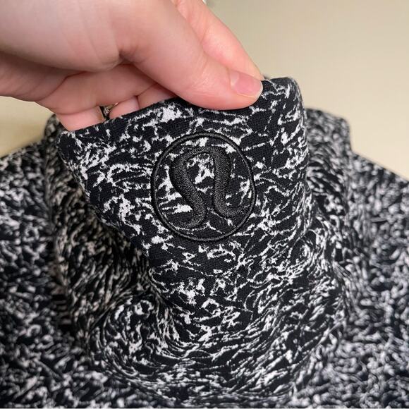 Lululemon Scuba Hoodie Zip Up Jacket IV in Iced Wave White Black / Black 6 - Picture 10 of 11